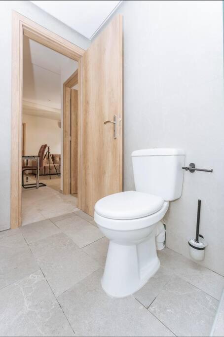Chic Apartment Near Acropolis Афины Экстерьер фото