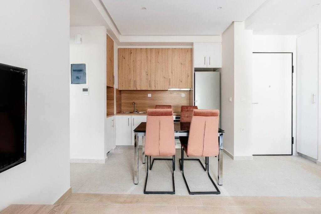 Chic Apartment Near Acropolis Афины Экстерьер фото